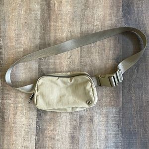Lululemon Everywhere Belt Bag color Artifact NEW